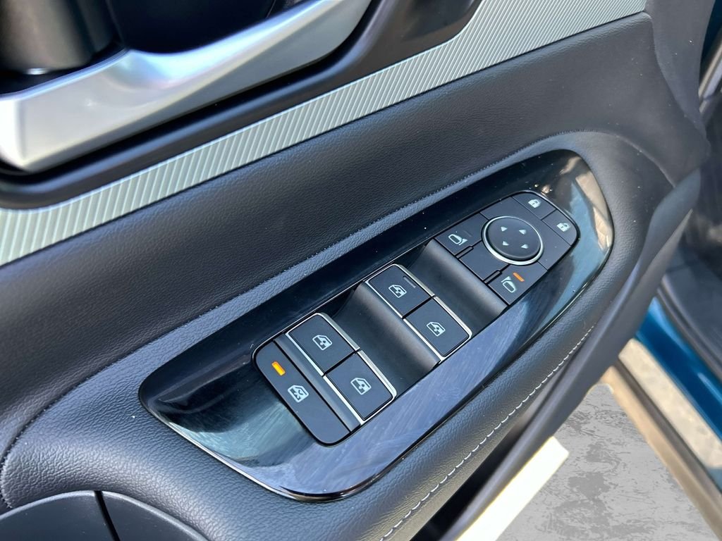 Used 2025 Blue Nissan SL image 18