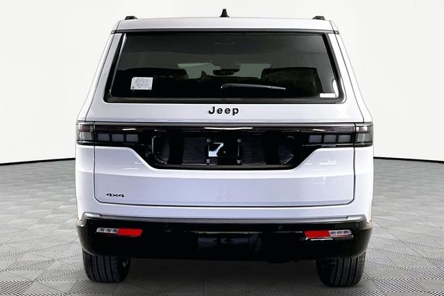 New 2026 Bright White Clear-Coat Exterior Paint Jeep Limited Reserve image 5