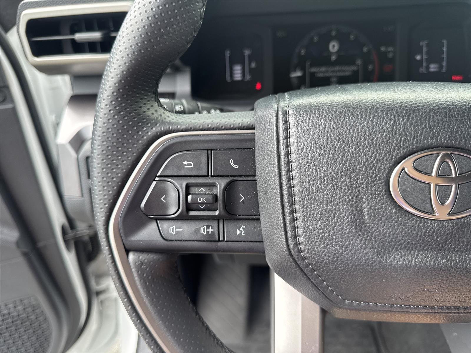 Used 2025 Ice Cap Toyota SR5 image 22