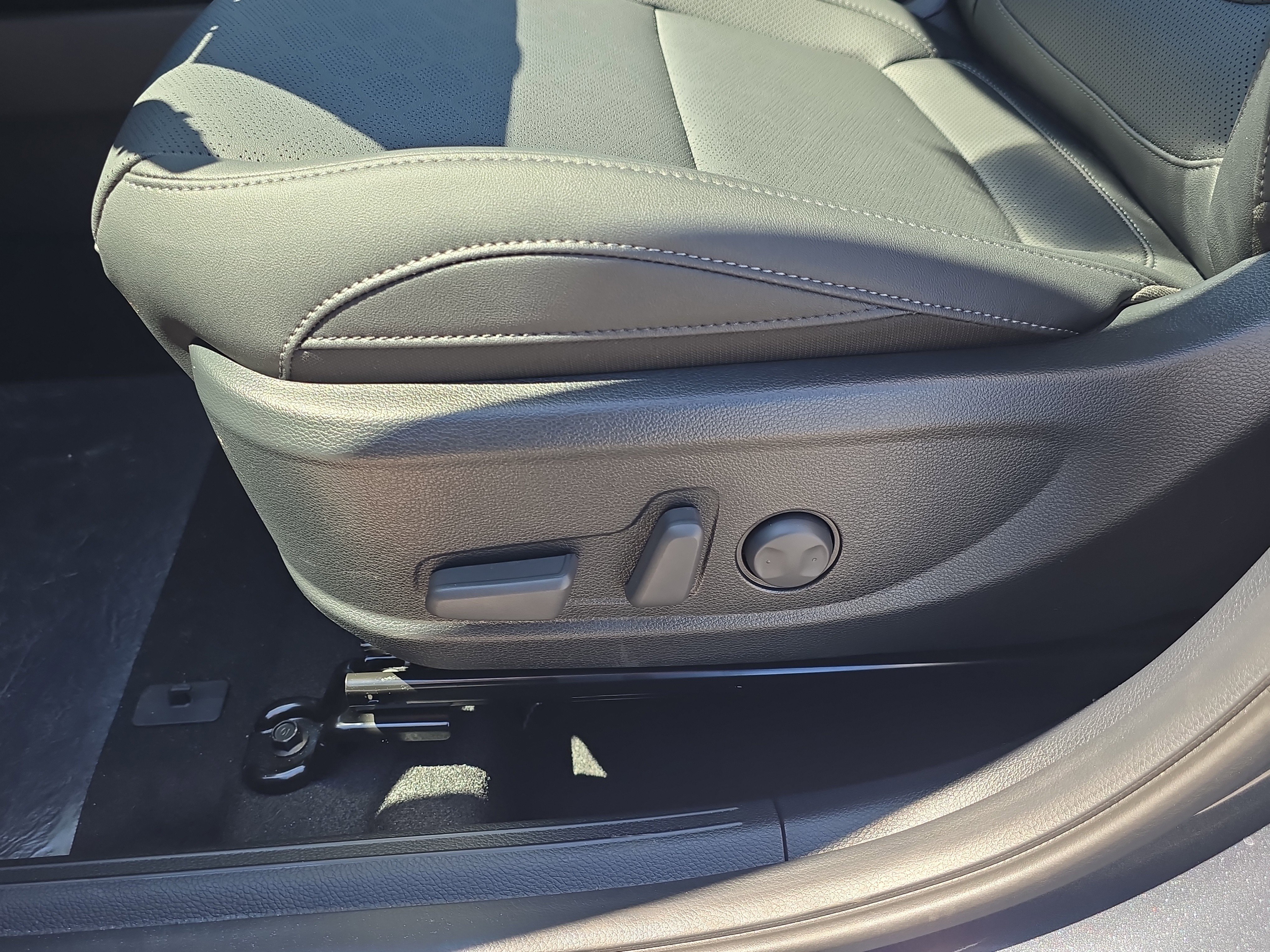New 2026 Gravity Gray Kia EX image 20