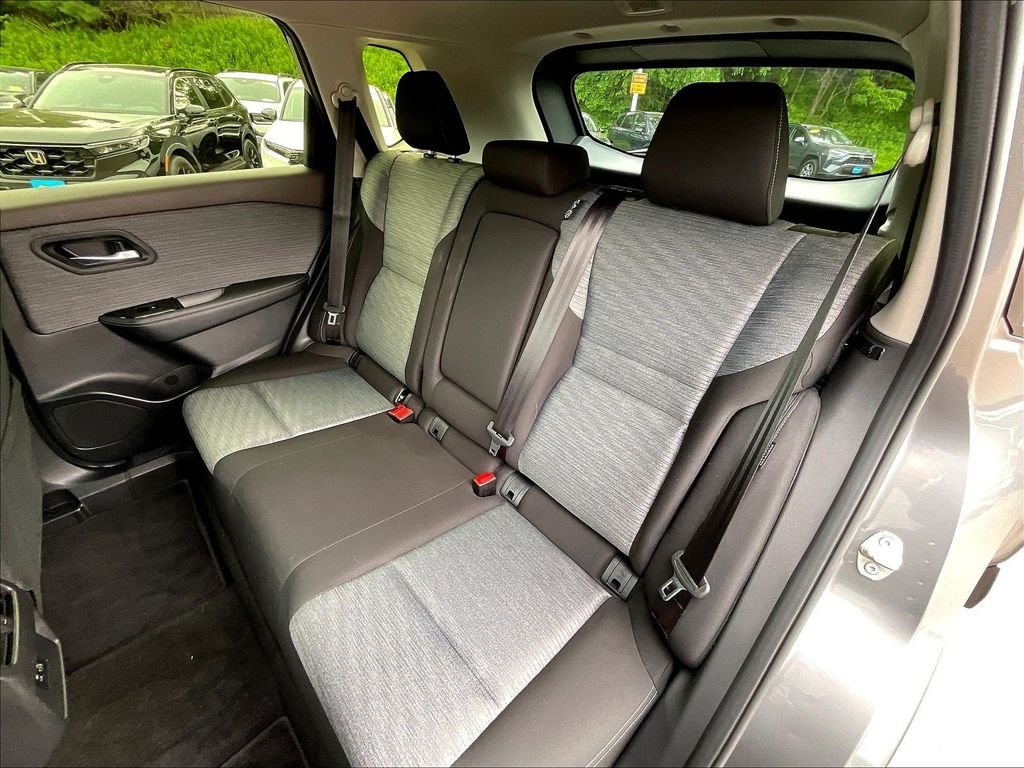 Used 2023 Gray Nissan SV image 15