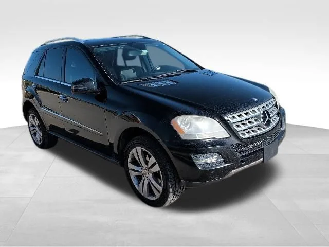 Used 2011  Mercedes-Benz ML 350 image 2