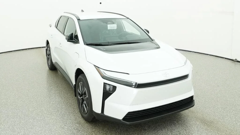 New 2026 Wind Chill Pearl Toyota XLE image 13