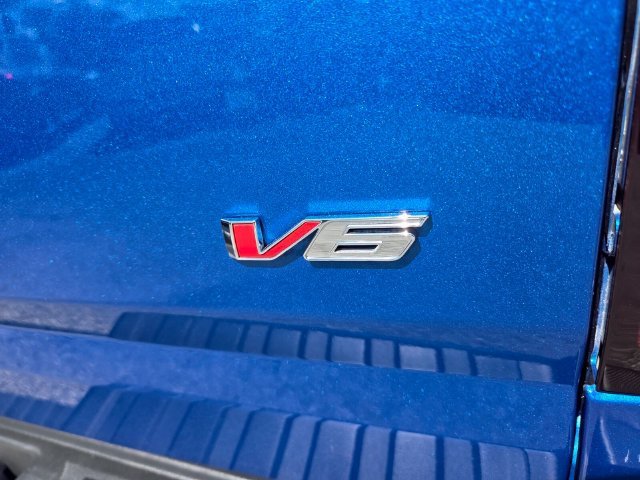 2021 Chevrolet Colorado LT - Photo 12