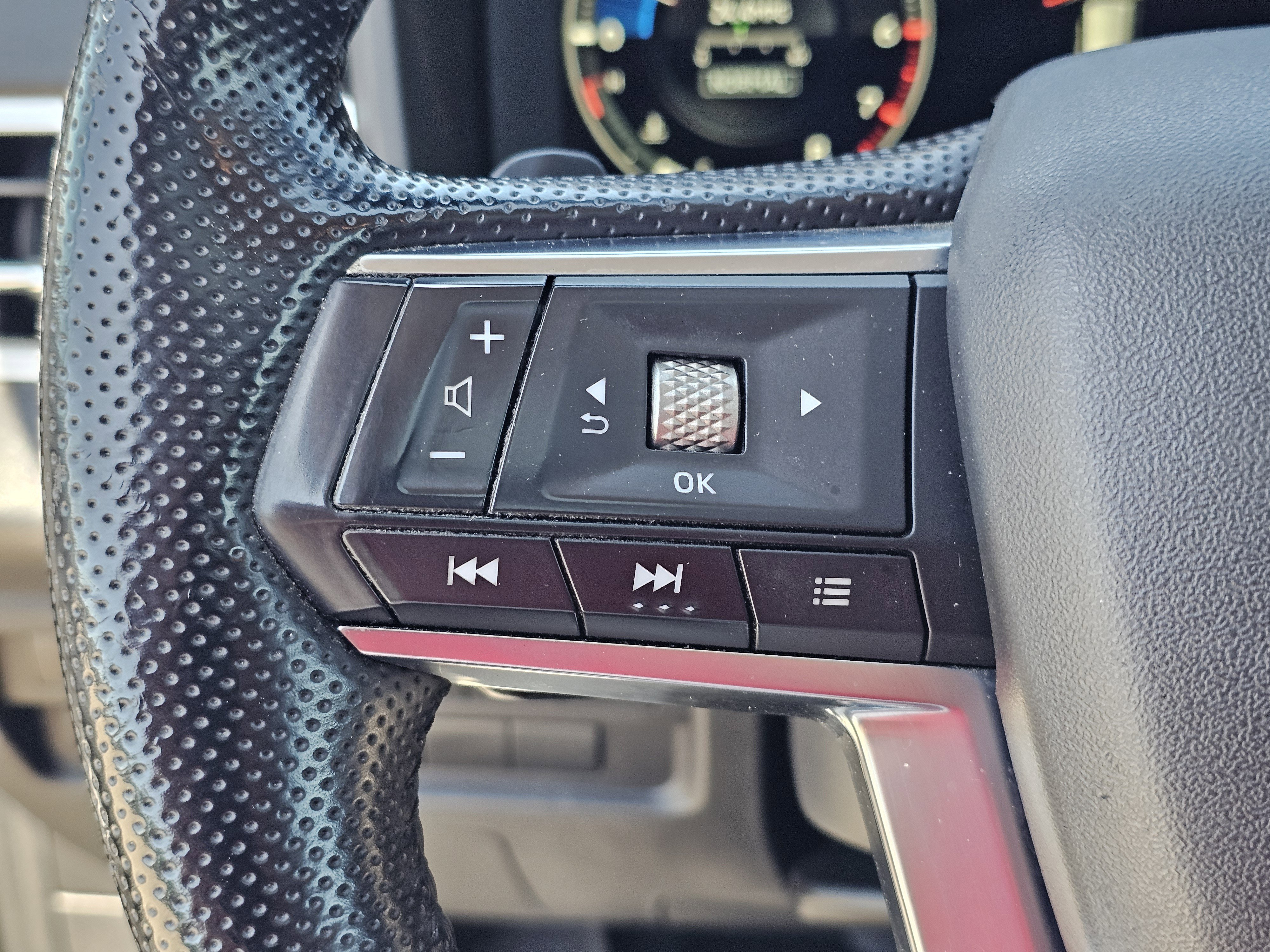 Used 2022 Black Diamond Mitsubishi SE Launch Edition image 20