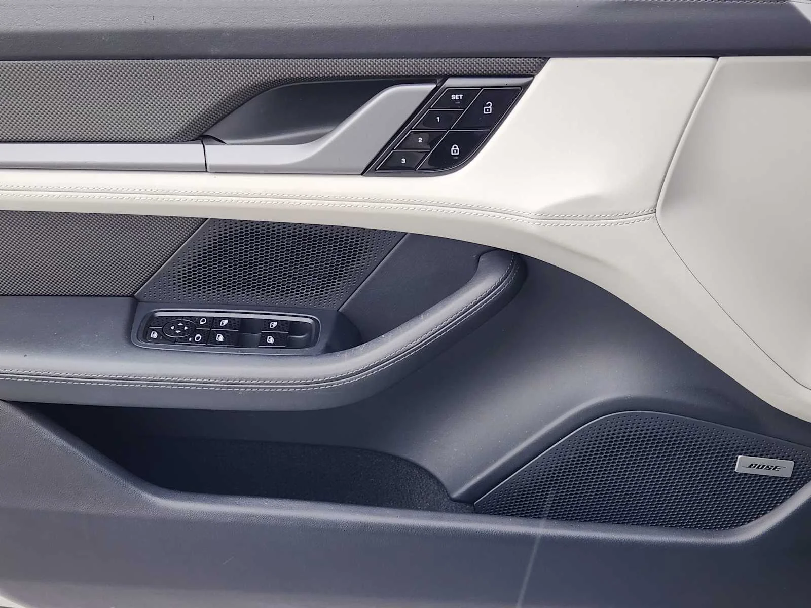 2021 Porsche Taycan Turbo S - Photo 21