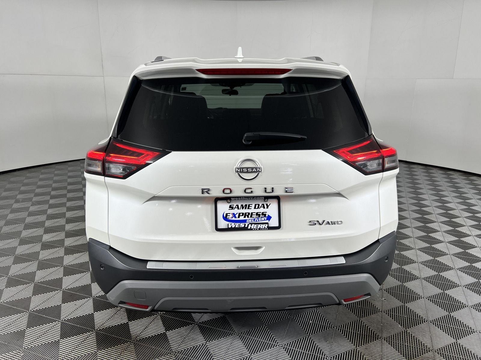 Used 2023 Pearl White Tricoat Nissan SV image 20