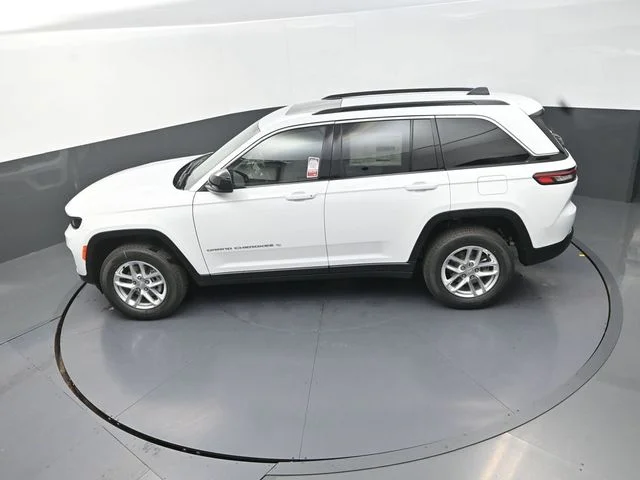 Used 2026 White Jeep Laredo X image 14