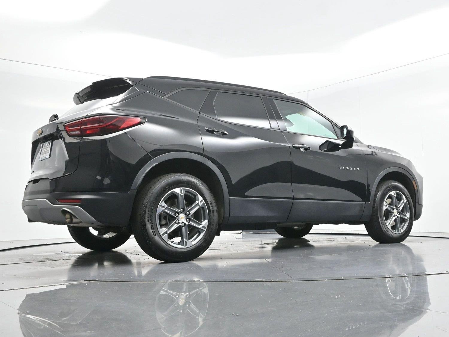 Used 2023 BLACK Chevrolet LT image 53