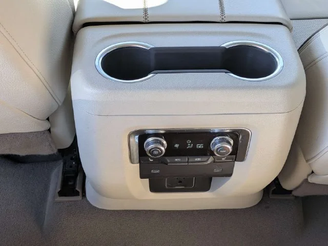 Used 2022 WHITE FROST TRICOAT GMC Denali image 15