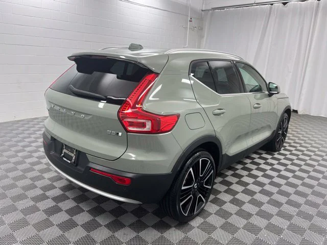 Used 2023 Green Volvo Ultimate image 5
