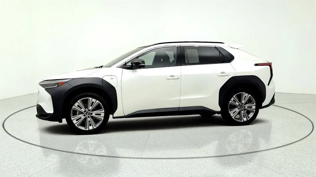 Used 2023 Cosmic White Pearl Subaru Touring AWD image 8