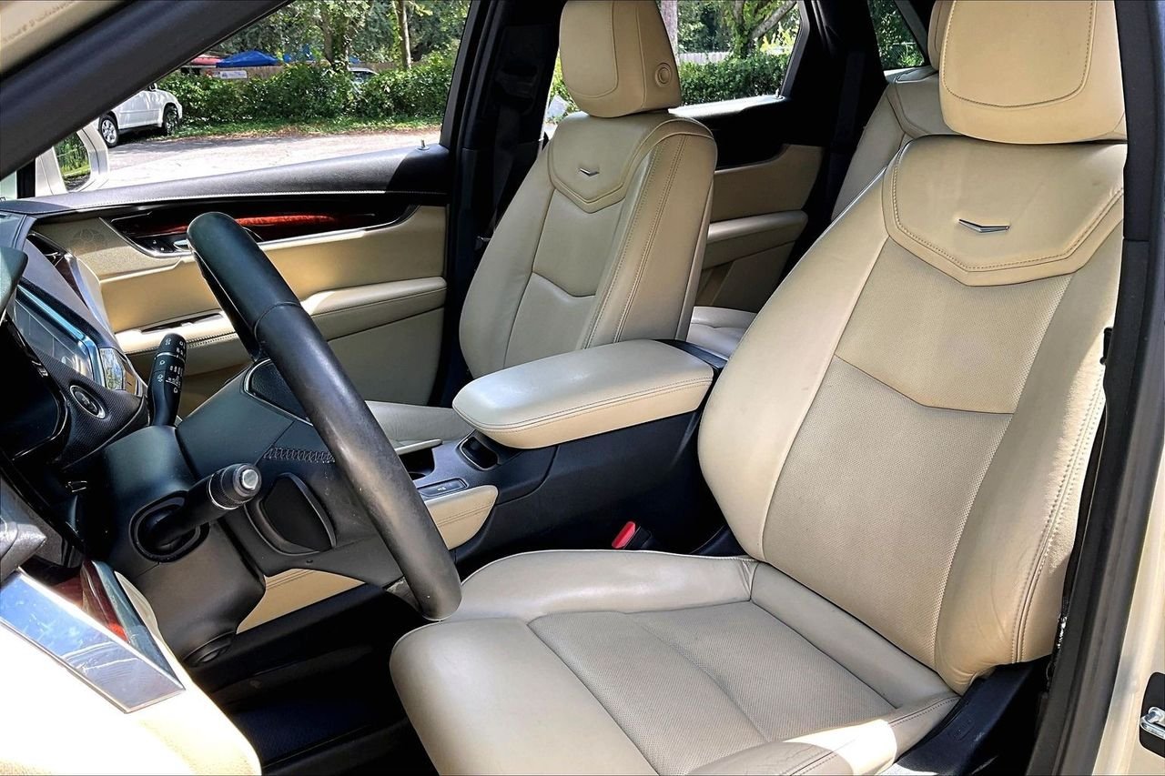 Used 2017 Silver Cadillac Luxury image 18