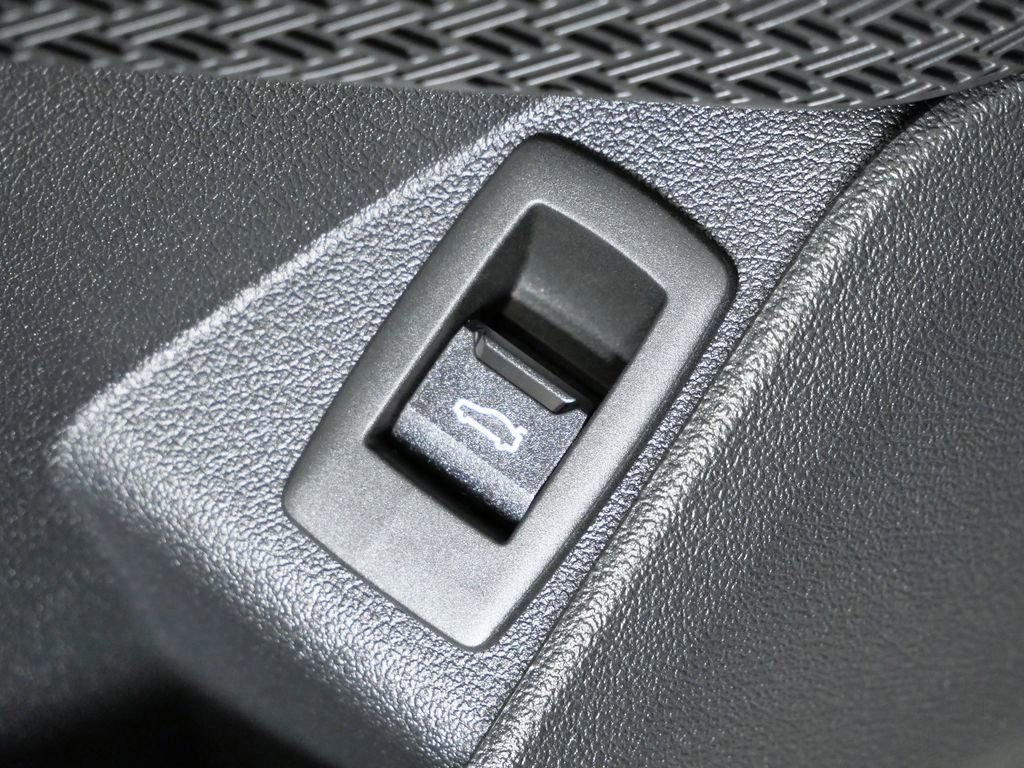 Used 2026 Dune Grey Metallic BMW xDrive28i image 36