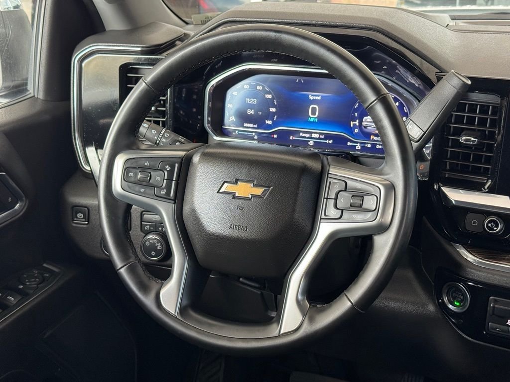 Used 2025 White Chevrolet LT image 24