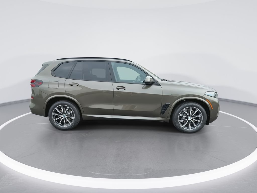 New 2026 Green Metallic BMW xDrive40i image 9