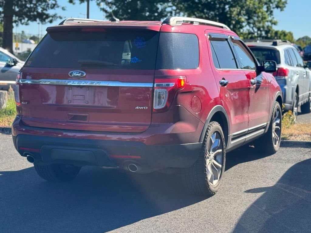 Used 2014 Ruby Red Metallic Ford XLT image 2