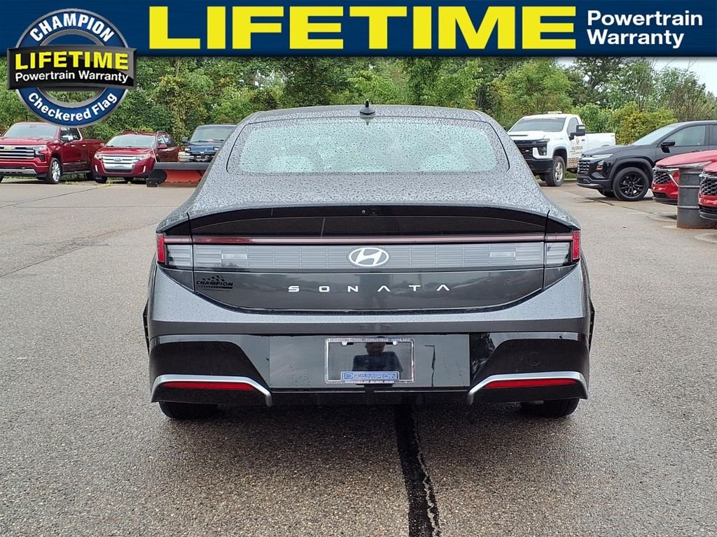 Used 2025 Gray Hyundai SEL image 6