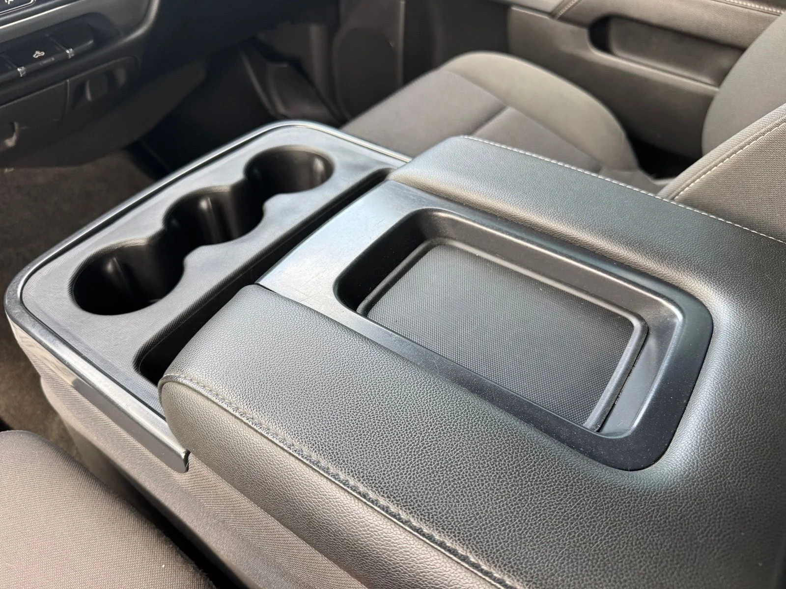 Used 2018 White Chevrolet LT image 21