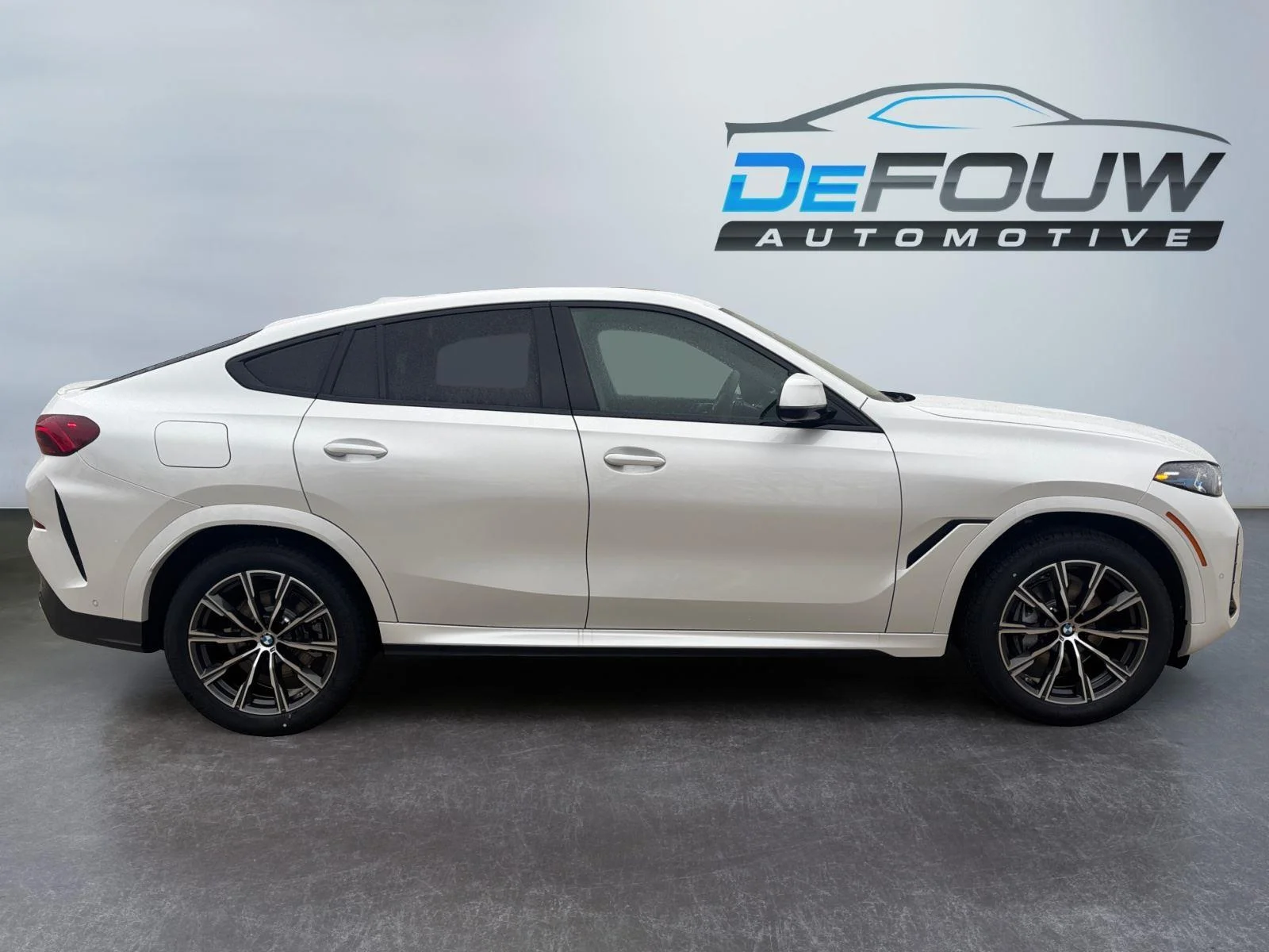 Used 2026 Mineral White Metallic BMW xDrive40i image 12
