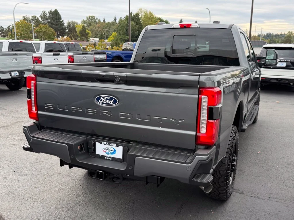 New 2027 Carbonized Gray Metallic Ford F-250® XLT image 7