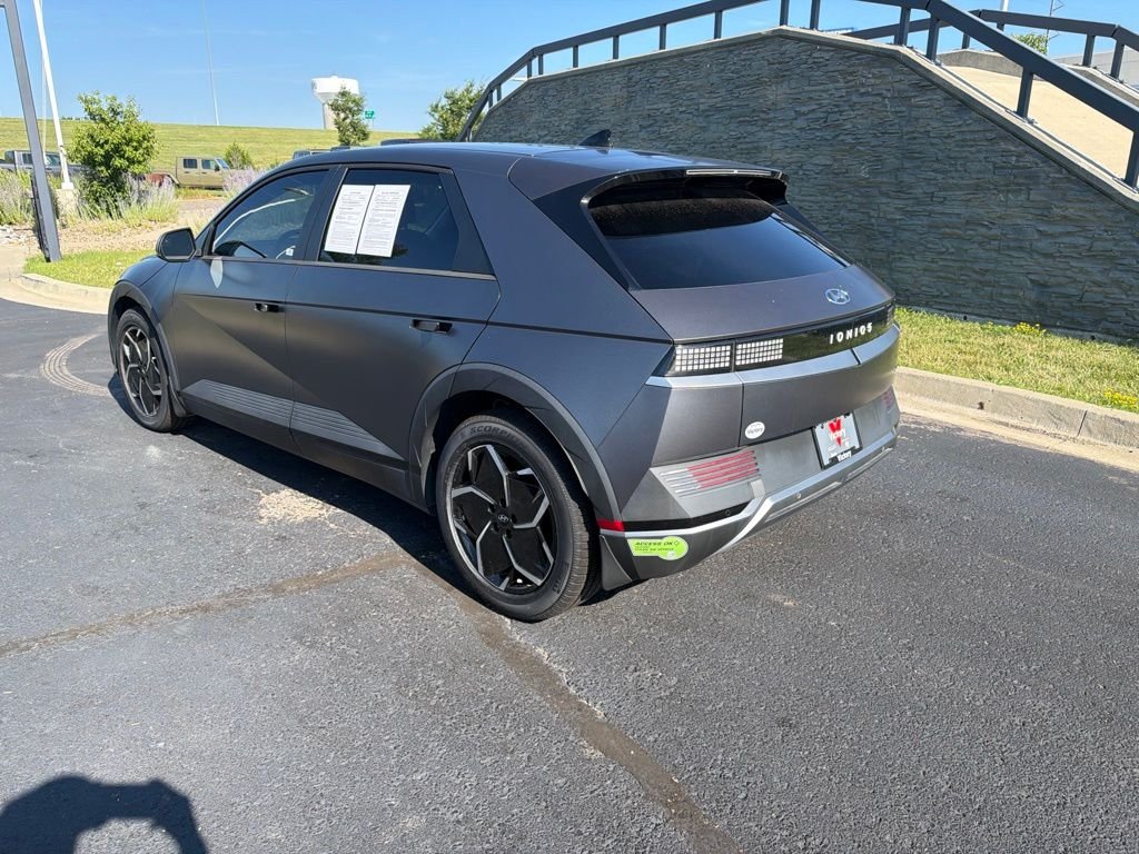 Used 2023 Gray Hyundai SEL image 5