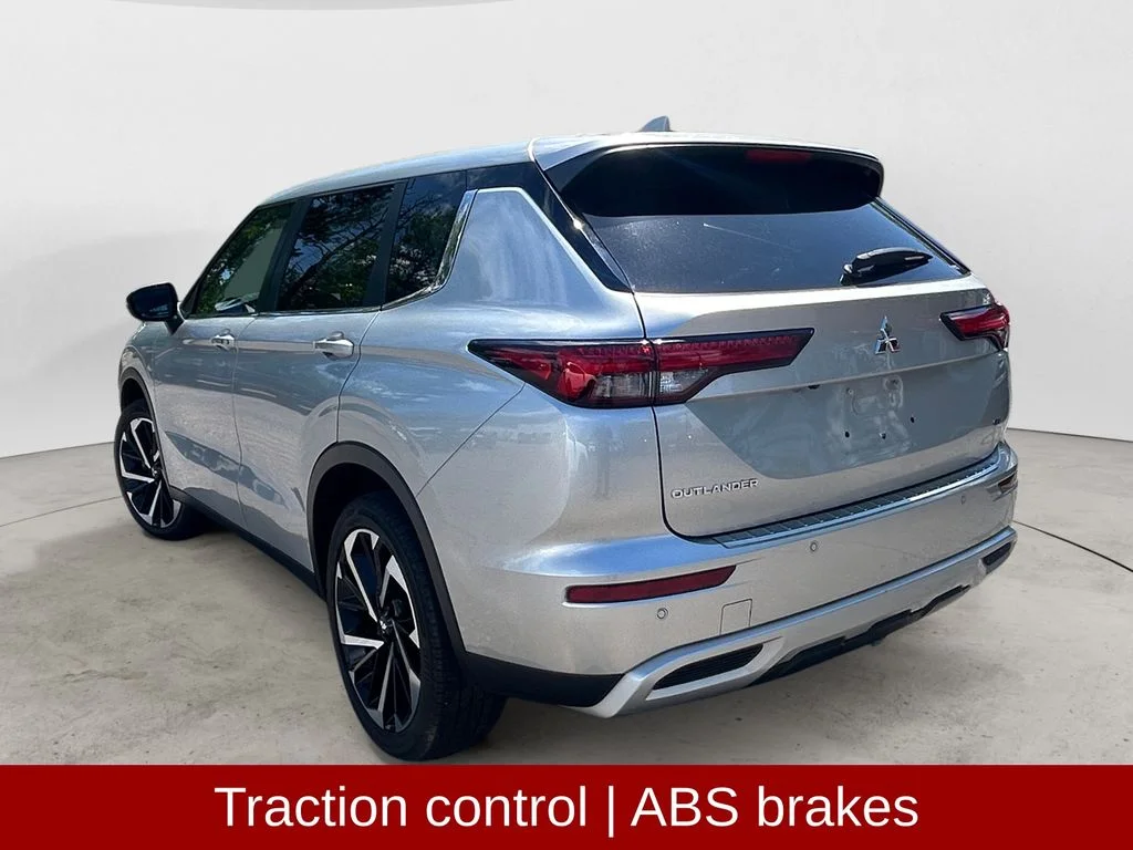 Used 2022 Alloy Silver Mitsubishi  image 3