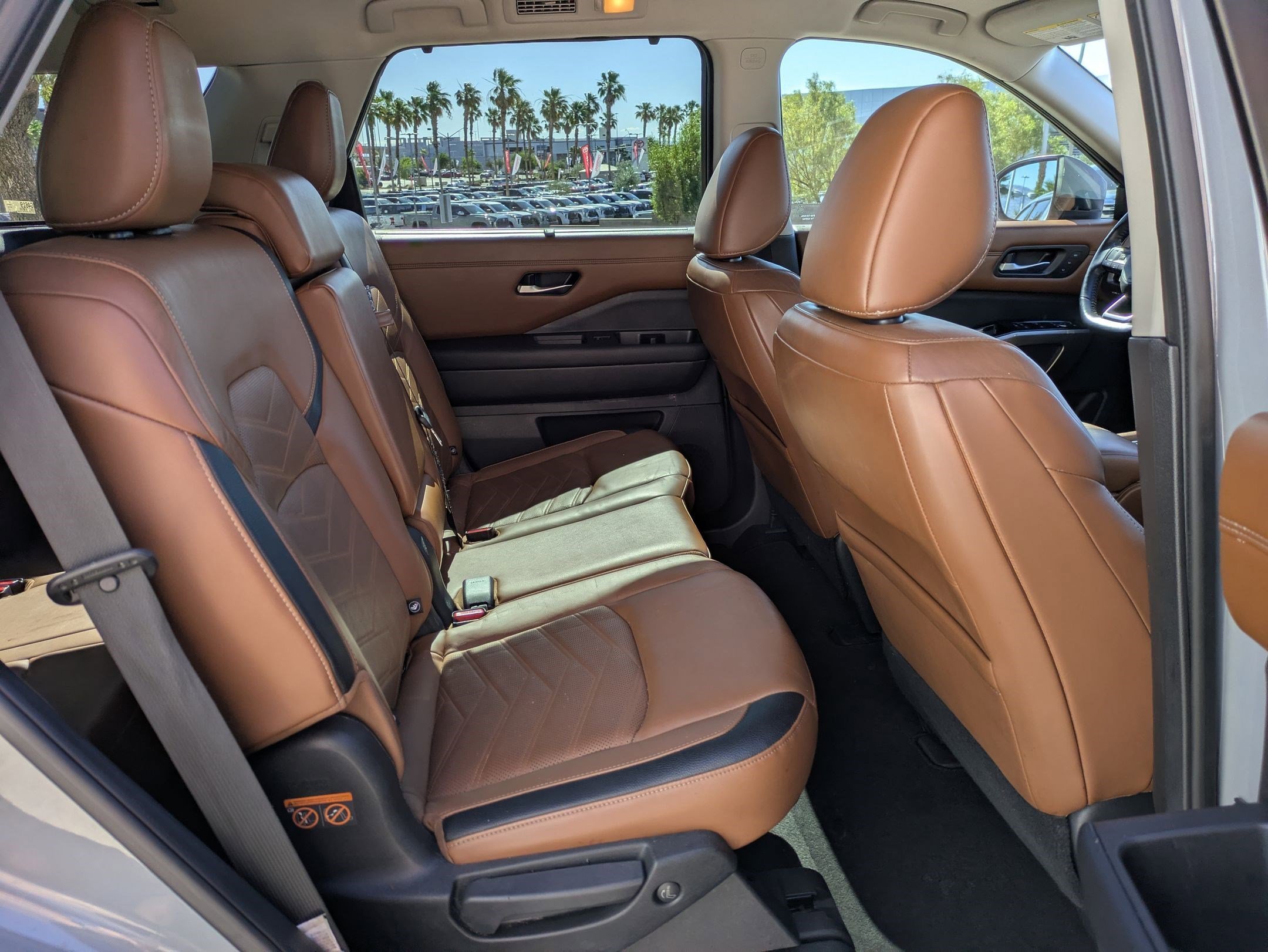 Used 2022 Gray Nissan Platinum 2WD image 29