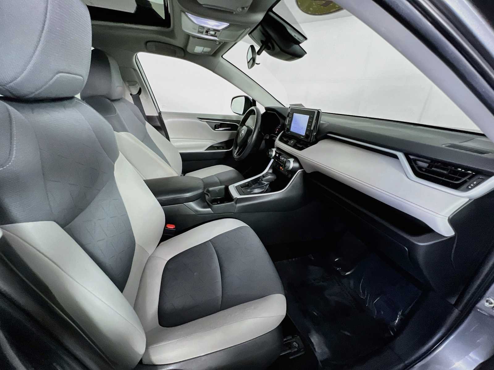 Used 2022 Magnetic Gray Metallic Toyota XLE image 27
