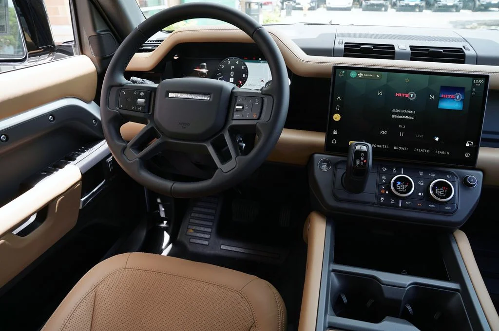 New 2026 Fuji White Land Rover X-Dynamic SE image 16