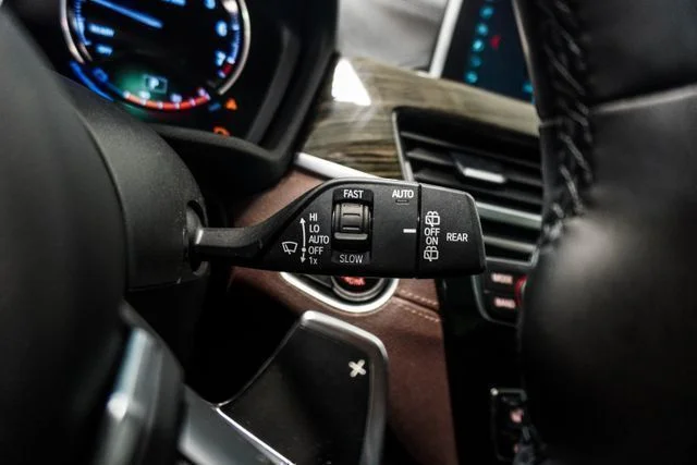 Used 2018 Blue BMW sDrive28i image 18