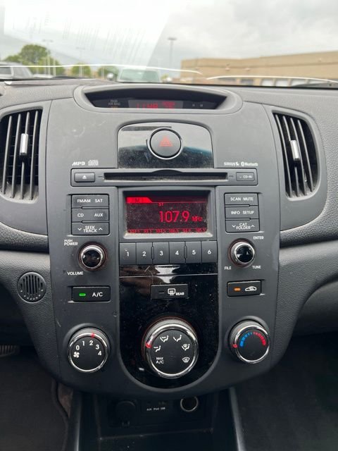 Used 2012 Silver Kia EX image 7