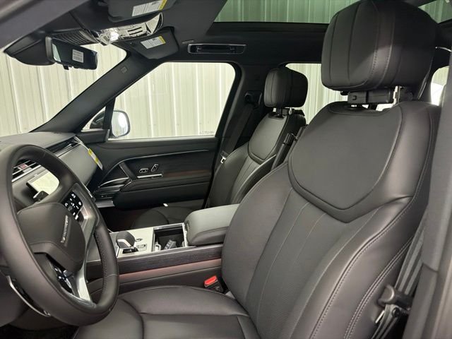 New 2026 Santorini Black Land Rover SE image 9