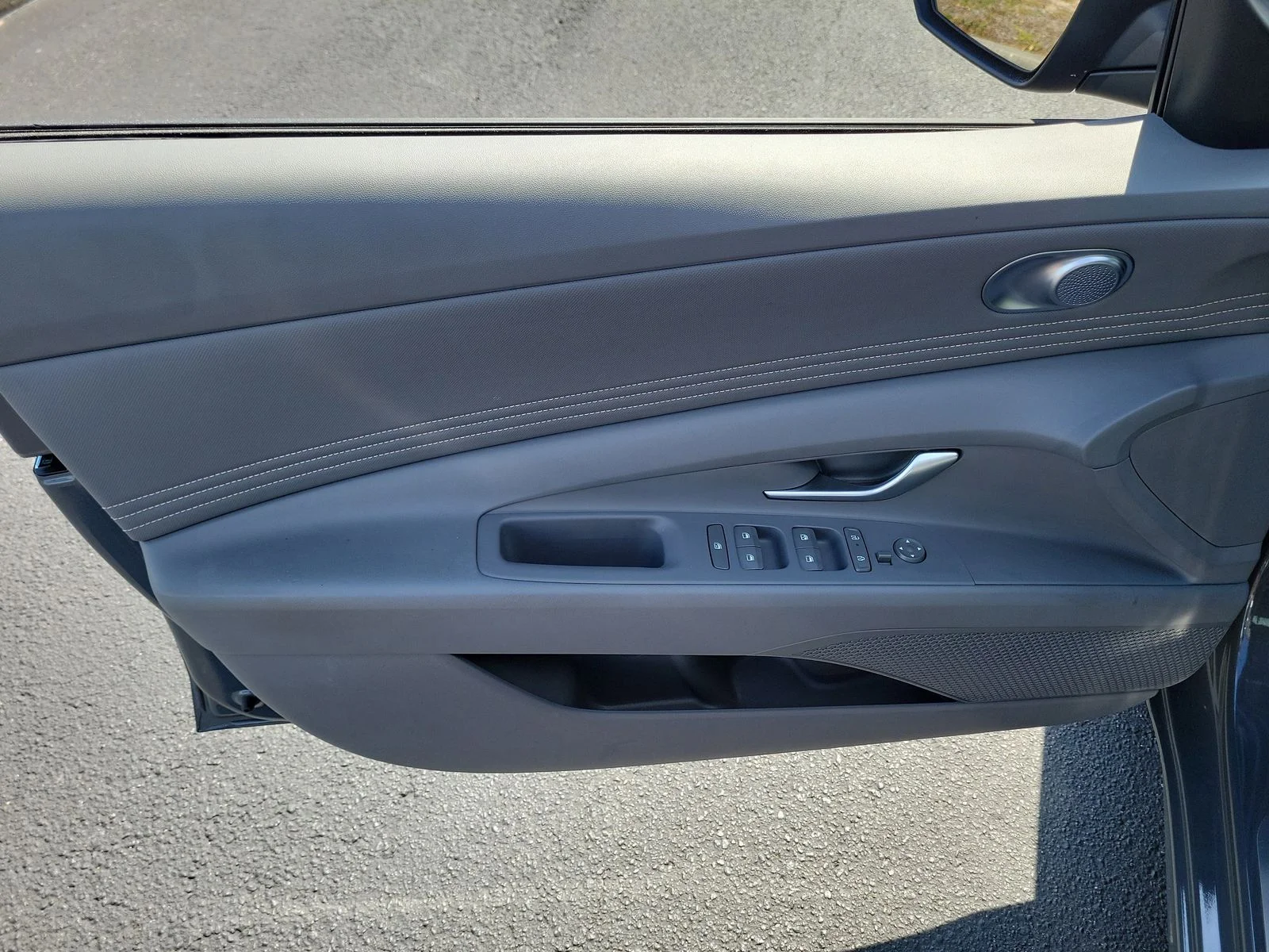Certified Used 2025 Gray Hyundai SEL Convenience image 13