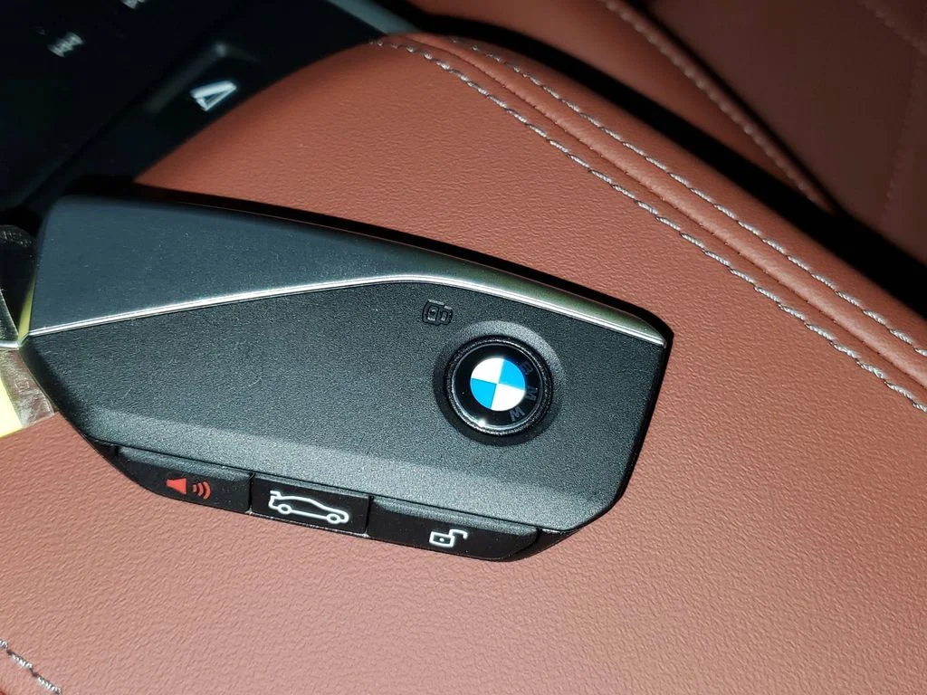 Used 2026 Mineral White Metallic BMW xDrive28i image 24