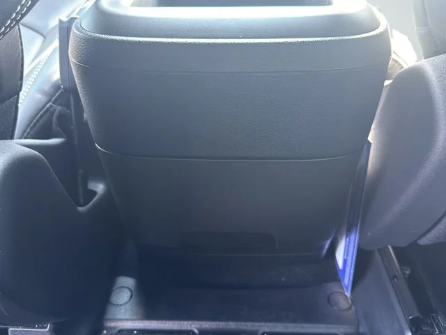 2025 Chrysler Pacifica Select - Photo 13