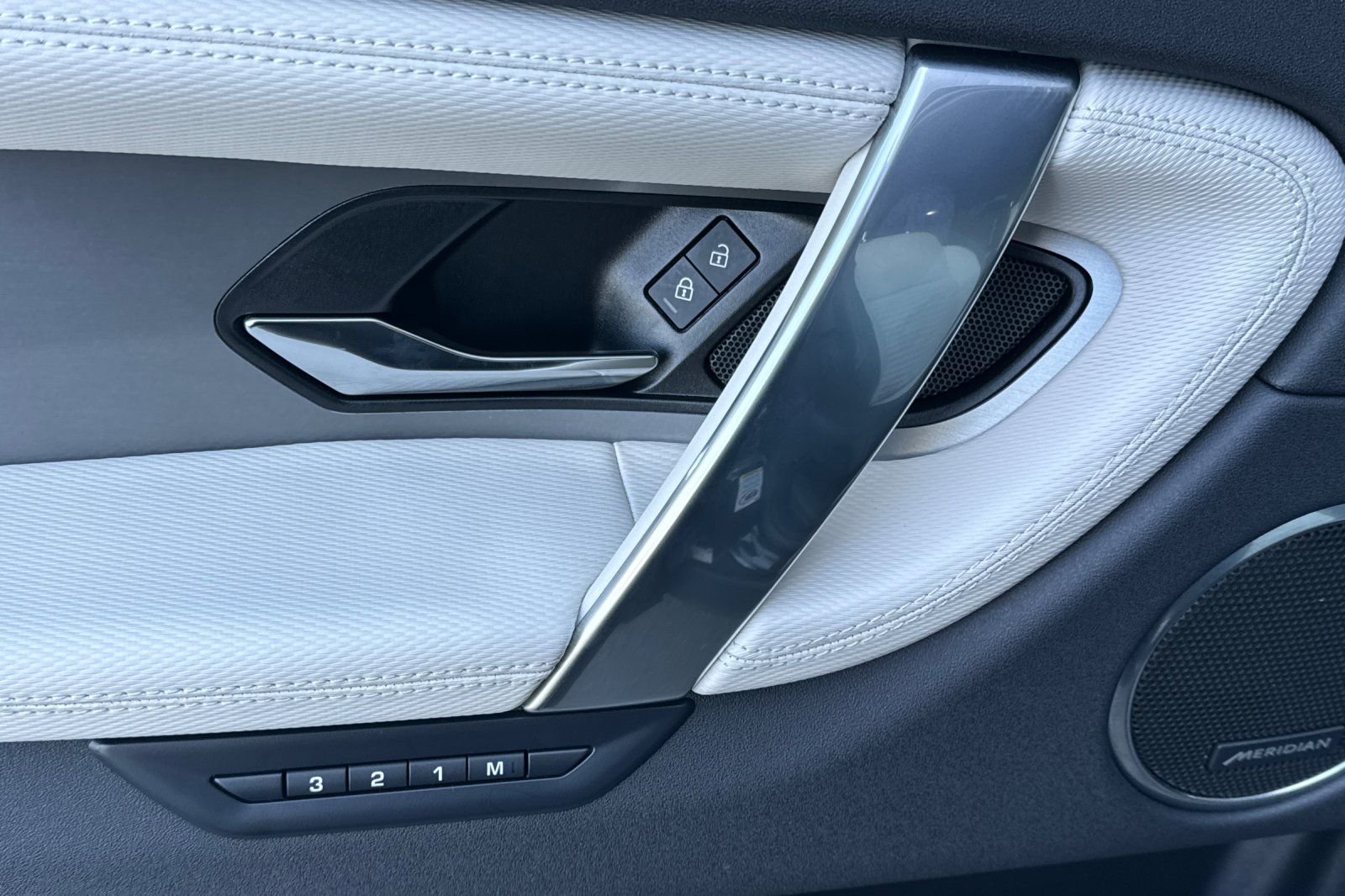 2025 Land Rover Discovery Sport Dynamic SE - Photo 10