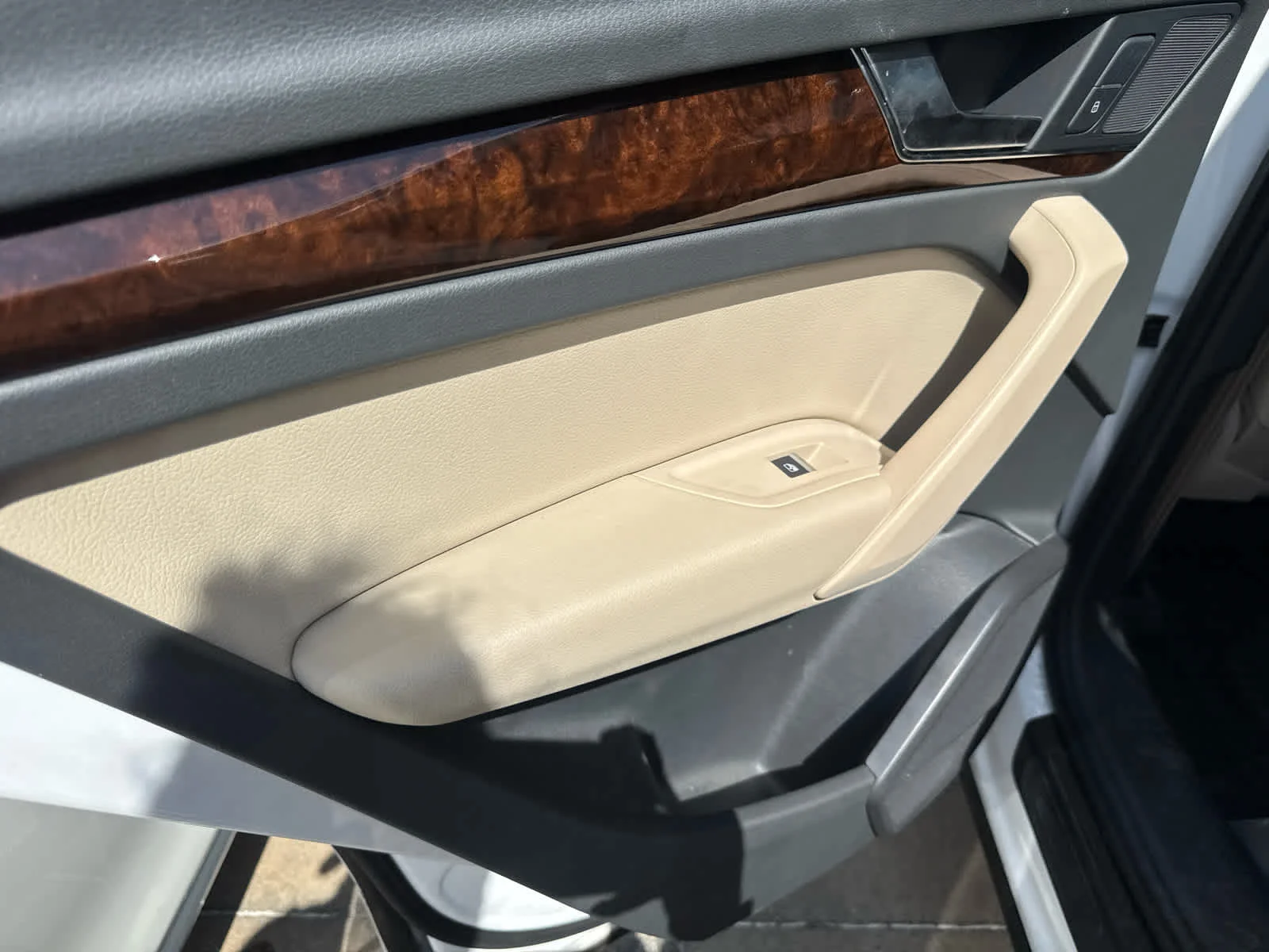 Used 2018 WHITE Audi Premium Plus image 16