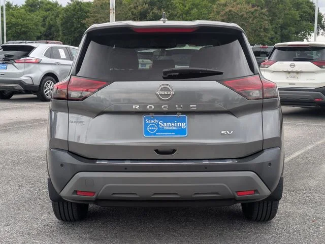 Used 2023 Gray Nissan SV image 4
