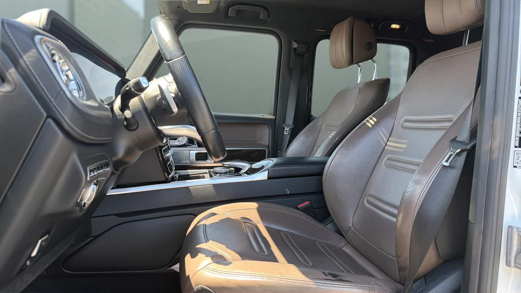 Used 2022 White Mercedes-Benz G 550 image 19