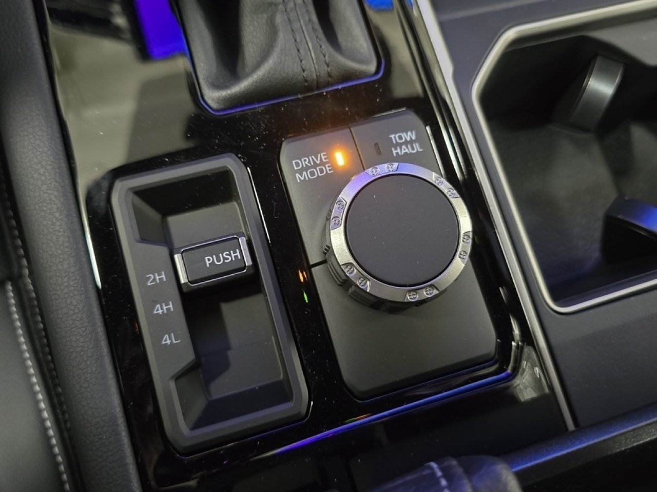 2026 Toyota Tundra Limited - Photo 8