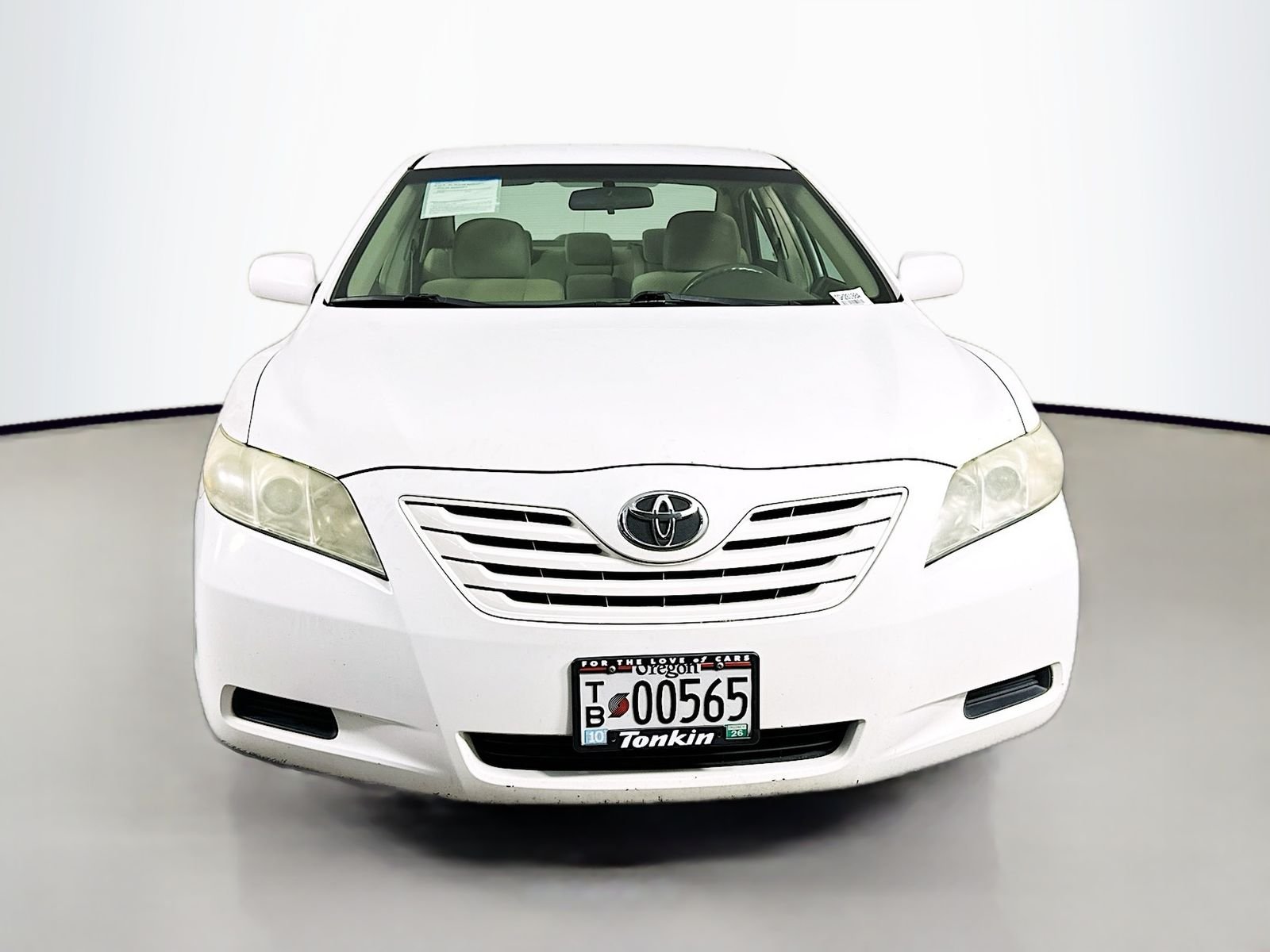 Used 2009 Super White Toyota LE image 2