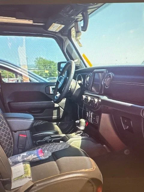Used 2023 Black Jeep High Altitude image 9