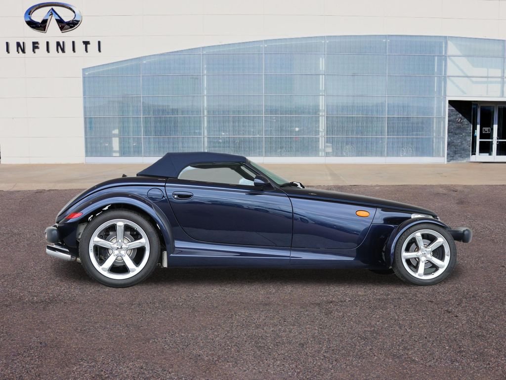 Used 2001 Blue Chrysler Base image 37