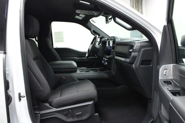 New 2026 Oxford White Ford XLT image 39