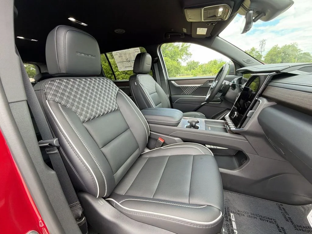 2026 GMC Acadia Denali - Photo 34