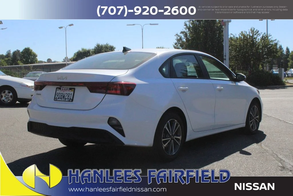 Used 2023 White Kia LXS image 7