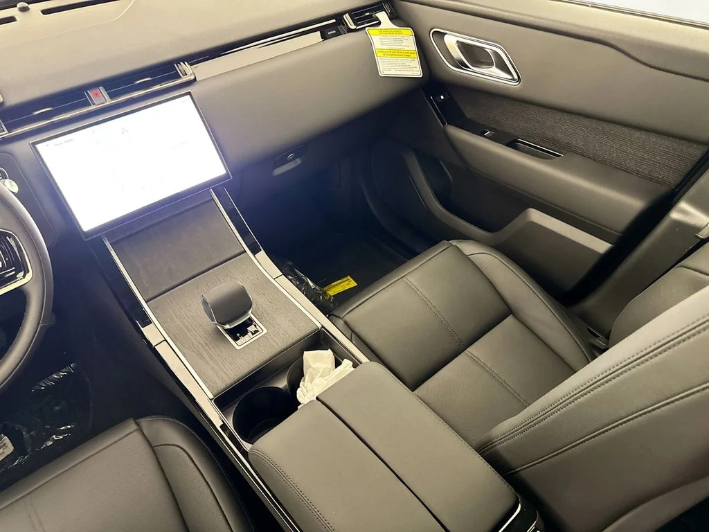 New 2026 Santorini Black Land Rover S image 24