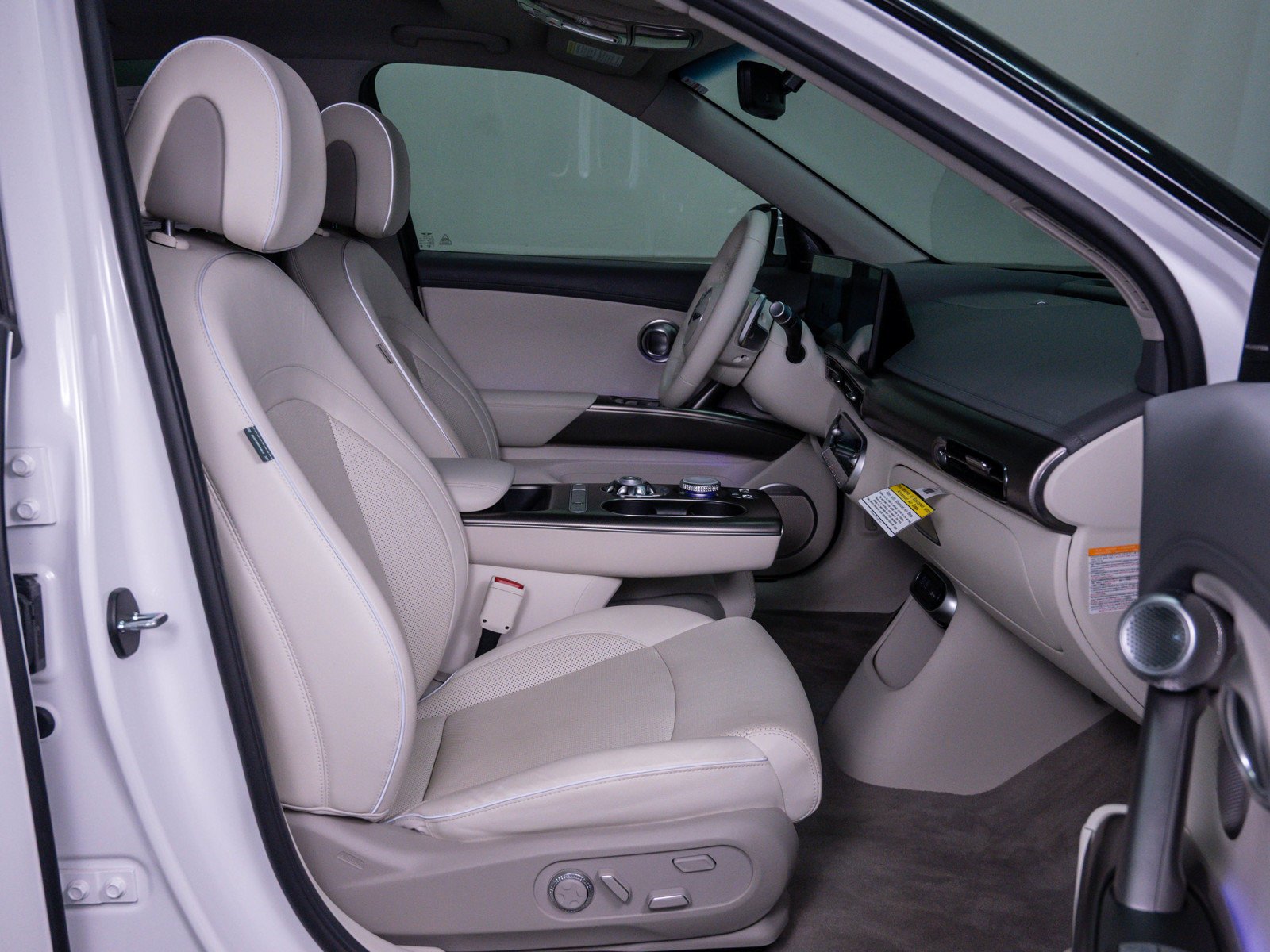 Certified Used 2023 Alta White Genesis Advanced image 11