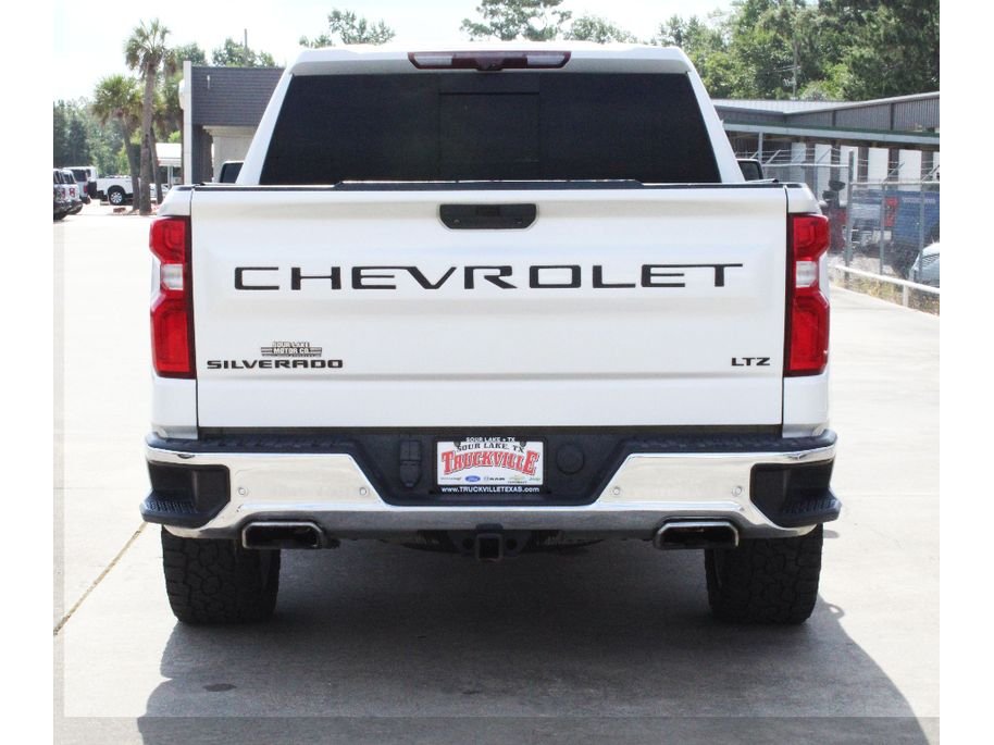 Used 2020 Iridescent Pearl Tricoat Chevrolet LTZ image 22